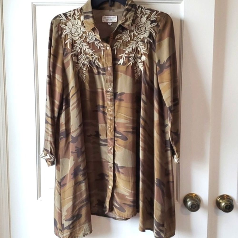 JOHNNY WAS EMBROIDERED SILK CAMOUFLAGE TOP SMALL
